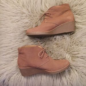 Lucky Brand Tan Suede 2-inch Wedge Ankle Boots